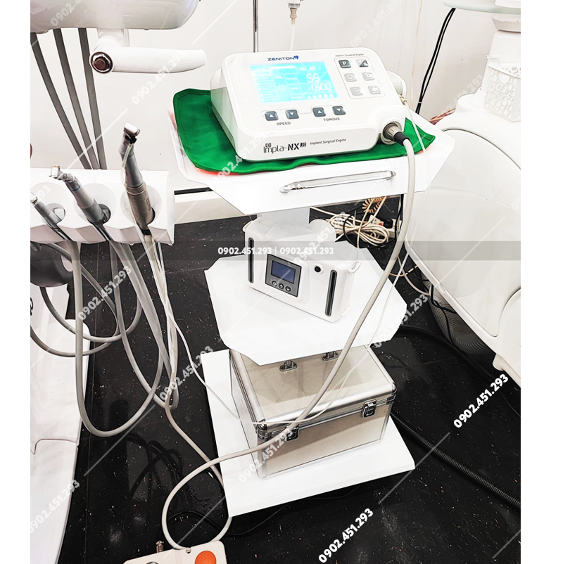 Xe đẩy nha khoa 3 tầng có ổ cắm điện  Tp01