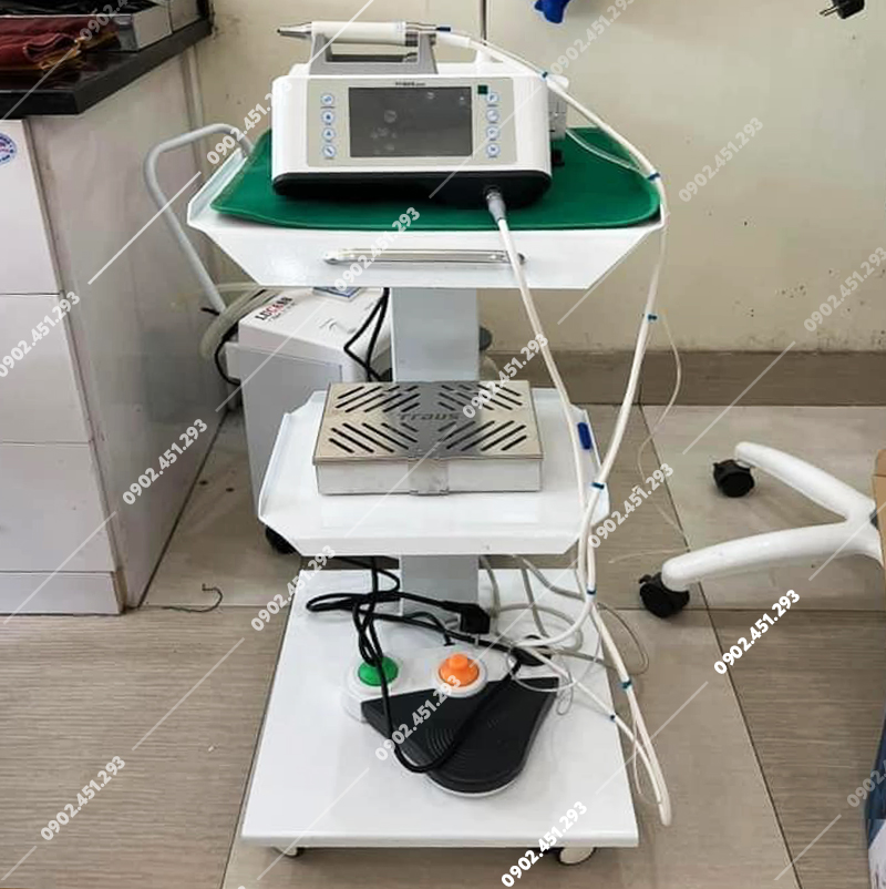 Xe đẩy nha khoa 3 tầng có ổ cắm điện  Tp01