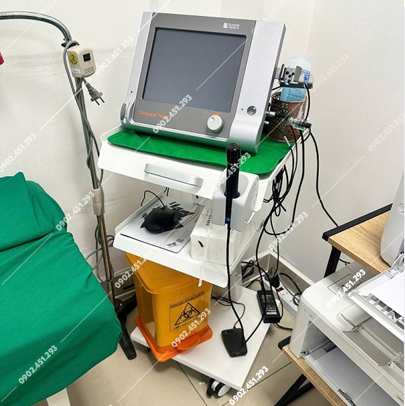 Xe đẩy nha khoa 3 tầng có ổ cắm điện và tay gài máy khoan implant TP04